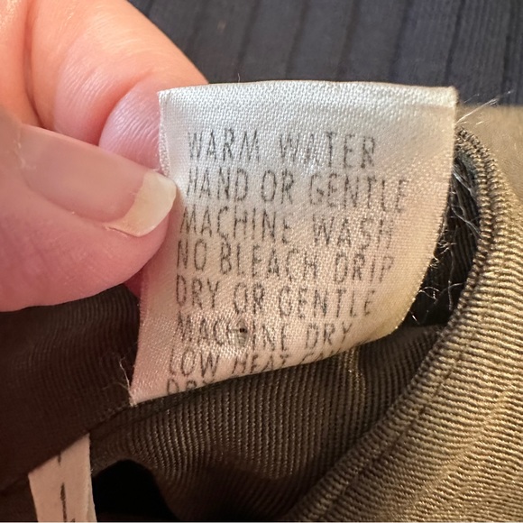 Isela Womens Sweater Size XL V Neck Striped Cuffs Dark Blue - Picture 11 of 11